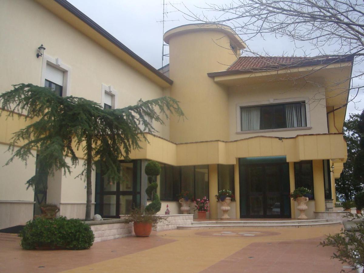 Hotel Al Querceto Tocco Caudio Kültér fotó