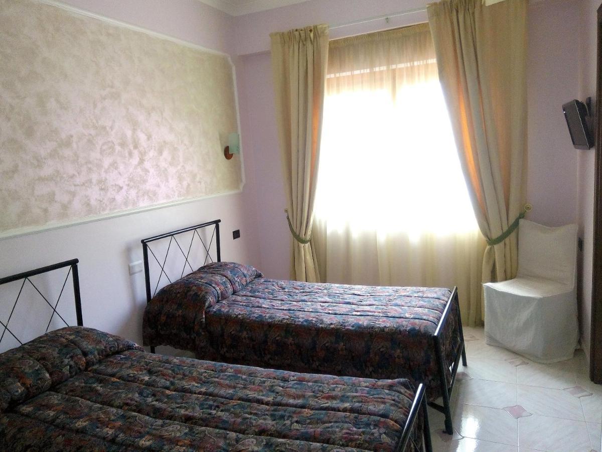Hotel Al Querceto Tocco Caudio Kültér fotó